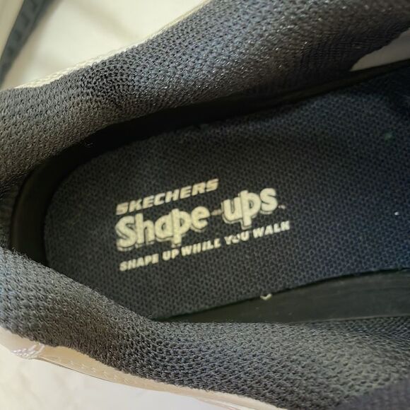 NEW WITH TAGS SKECHER SHAPE UPS IN WHITE LEATHER - Picture 11 of 11